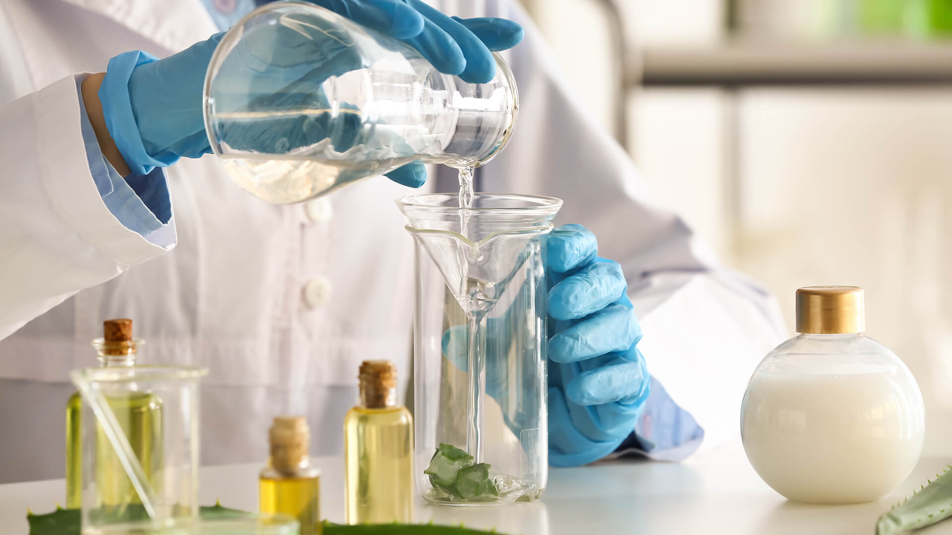 Notre maître-mot : la qualité de votre production cosmétique FCC, suivi et contrôle qualité